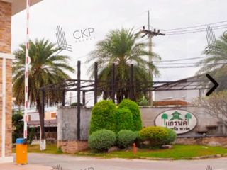 For sale 2 bedrooms townhouse in Ban Bueng, Chonburi