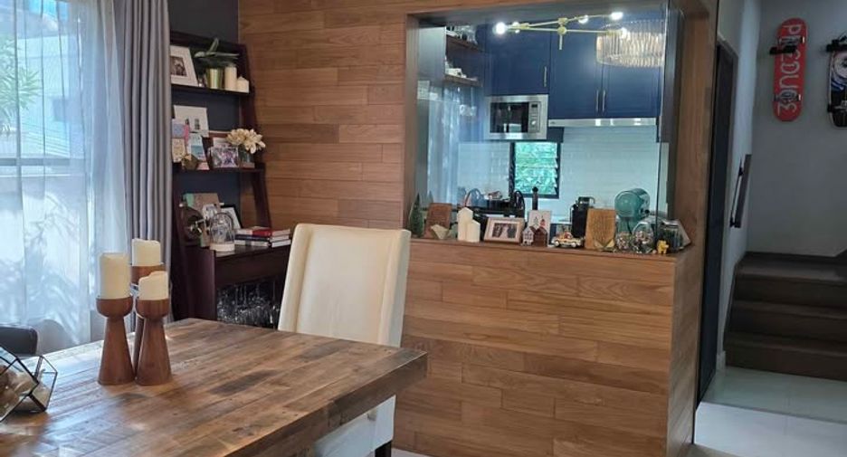 Casa en alquiler de 3 habitaciones en Bang Phli, Samut Prakan