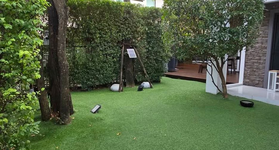 Casa en alquiler de 3 habitaciones en Bang Phli, Samut Prakan