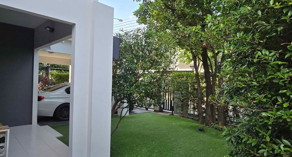 Casa en alquiler de 3 habitaciones en Bang Phli, Samut Prakan