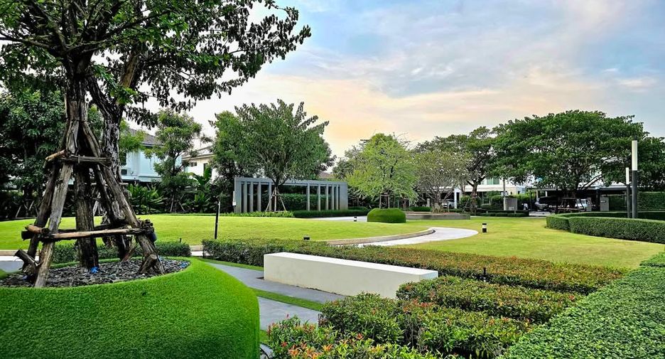Casa en alquiler de 3 habitaciones en Bang Phli, Samut Prakan