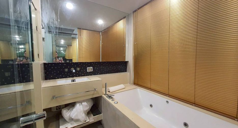 For sale 1 Beds condo in Sathon, Bangkok