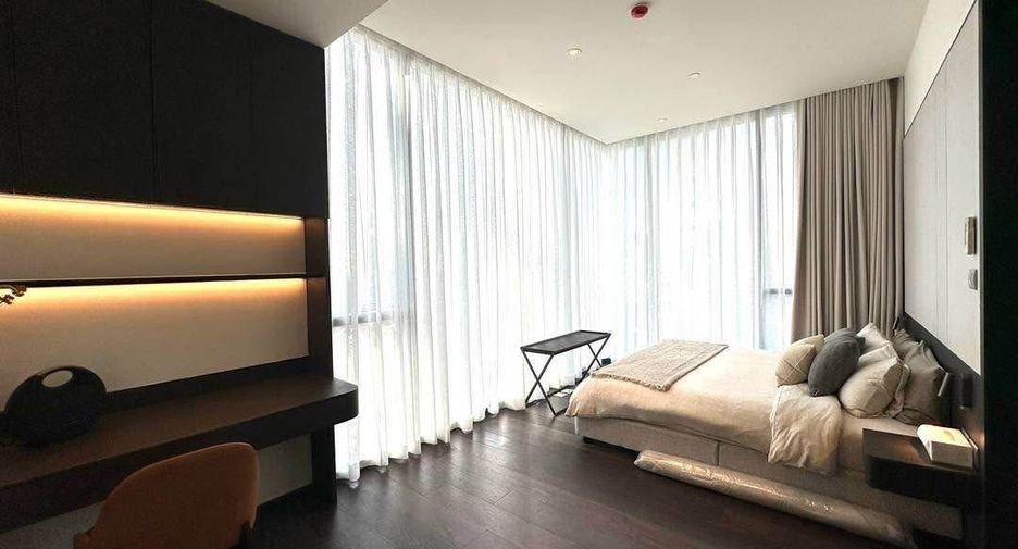 À louer et à vendre 3 chambres condo à Khlong Toei, Bangkok