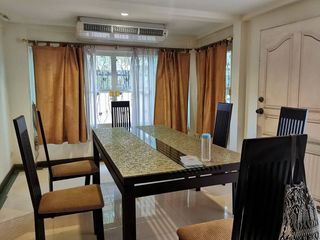 For sale 3 bedrooms townhouse in Watthana, Bangkok