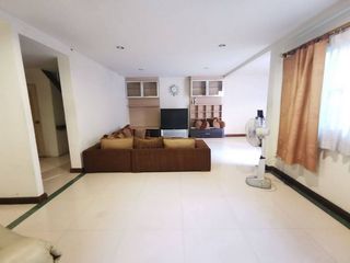 For sale 3 bedrooms townhouse in Watthana, Bangkok