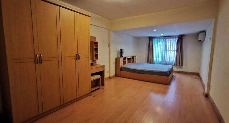 Reihenhaus zum Kauf mit 3 Zimmer in Watthana, Bangkok