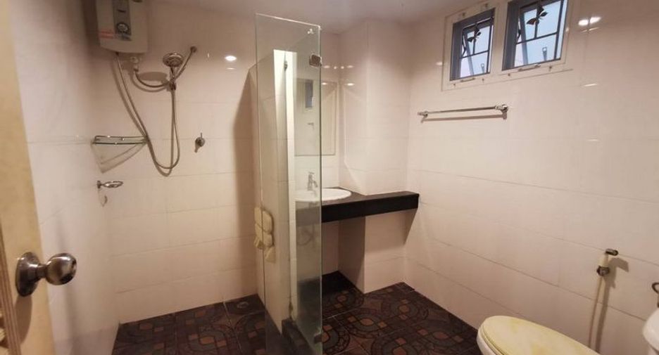 Reihenhaus zum Kauf mit 3 Zimmer in Watthana, Bangkok