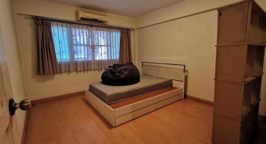 Reihenhaus zum Kauf mit 3 Zimmer in Watthana, Bangkok