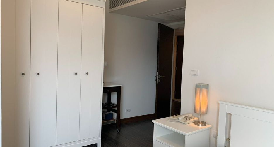 Wohnung zur Miete mit 3 Zimmer in Khlong Toei, Bangkok