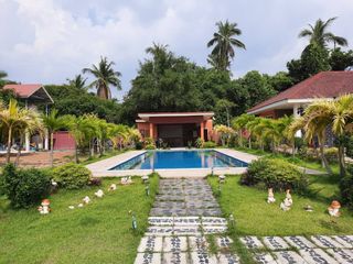 For sale 11 bed hotel in Sattahip, Chonburi
