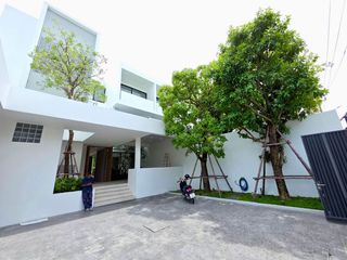 For rent 4 bedrooms house in Bang Kapi, Bangkok