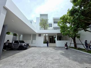 For rent 4 bedrooms house in Bang Kapi, Bangkok