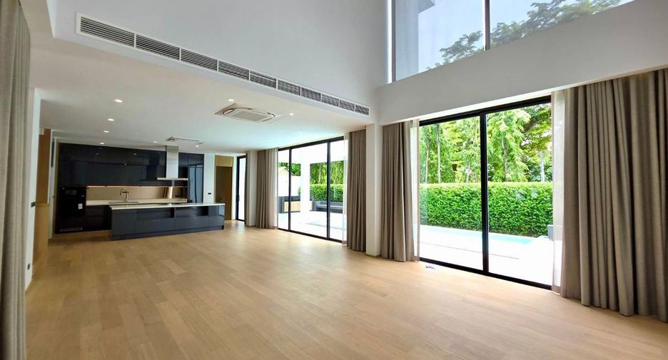 For rent 4 bedrooms house in Bang Kapi, Bangkok