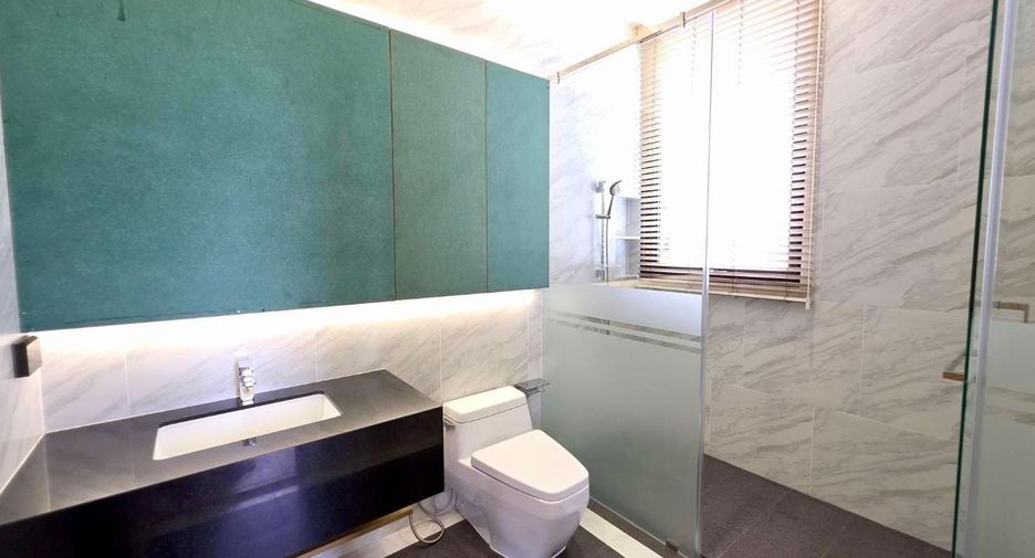 For rent 4 bedrooms house in Bang Kapi, Bangkok