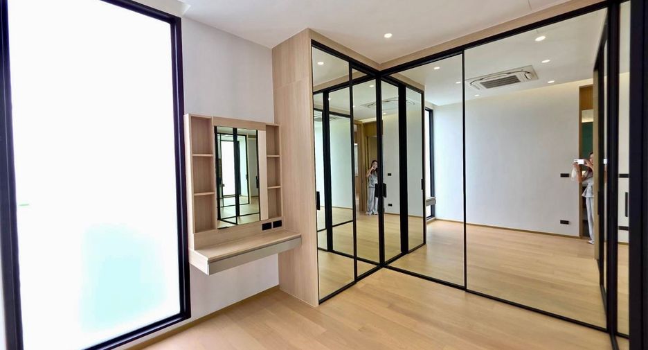 For rent 4 bedrooms house in Bang Kapi, Bangkok