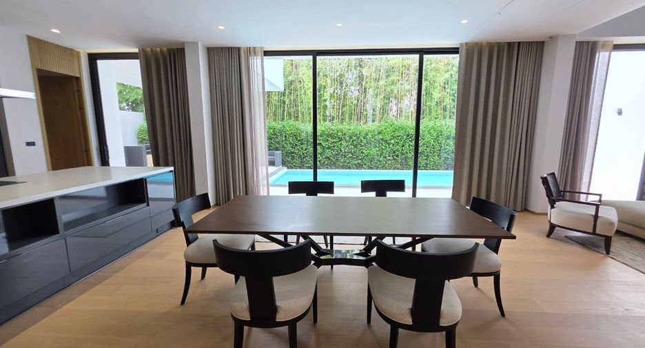For rent 4 bedrooms house in Bang Kapi, Bangkok