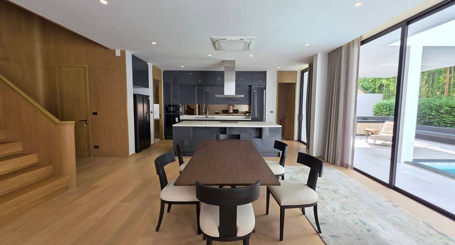 For rent 4 bedrooms house in Bang Kapi, Bangkok