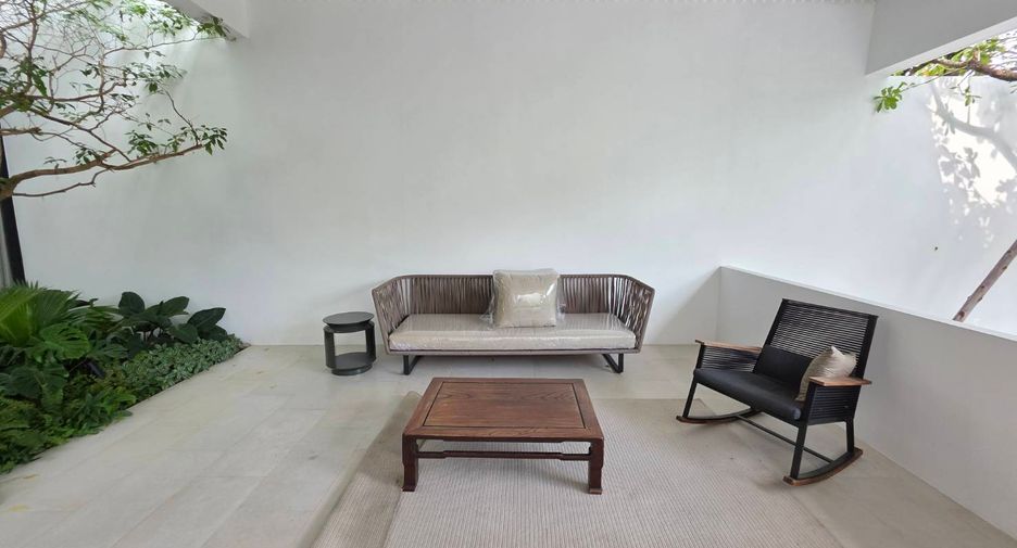 For rent 4 bedrooms house in Bang Kapi, Bangkok