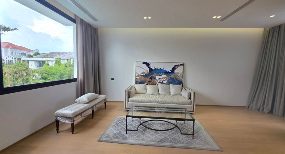 For rent 4 bedrooms house in Bang Kapi, Bangkok