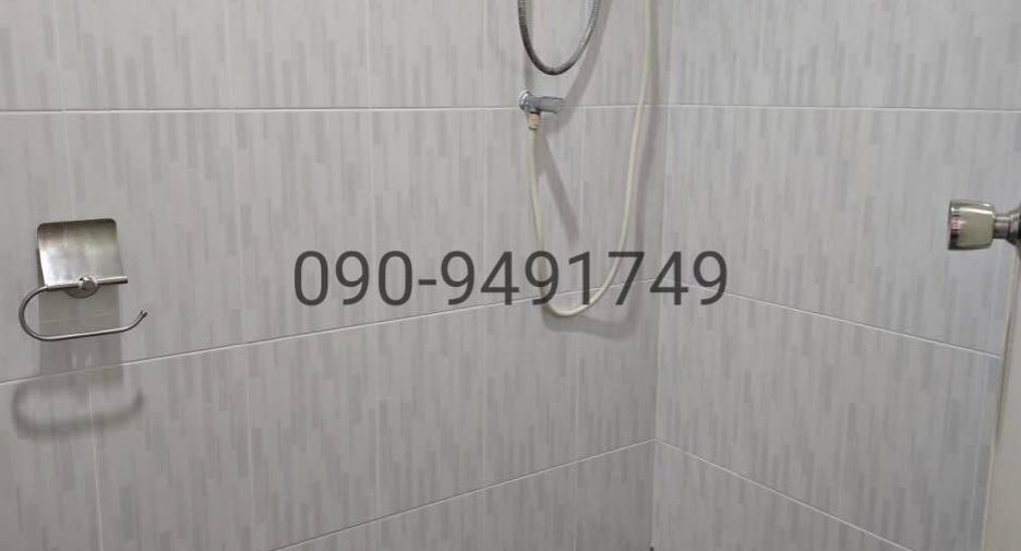 For rent 3 bedrooms townhouse in Lat Phrao, Bangkok