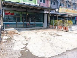 For sale 1 bed retail Space in Khok Samrong, Lopburi