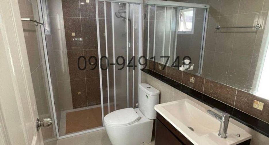 For rent 3 bedrooms townhouse in Bang Kho Laem, Bangkok