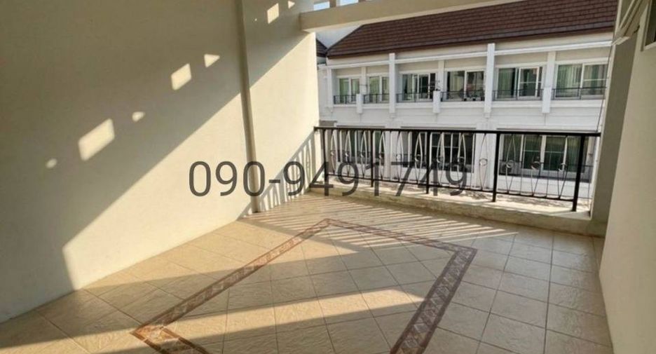 For rent 3 bedrooms townhouse in Bang Kho Laem, Bangkok