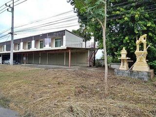For sale 1 bed retail Space in Khok Samrong, Lopburi