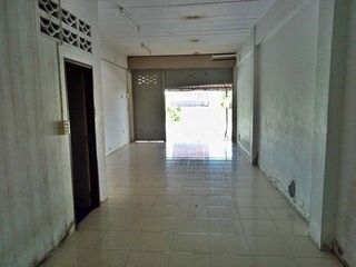 For sale 1 bed retail Space in Mueang Samut Sakhon, Samut Sakhon