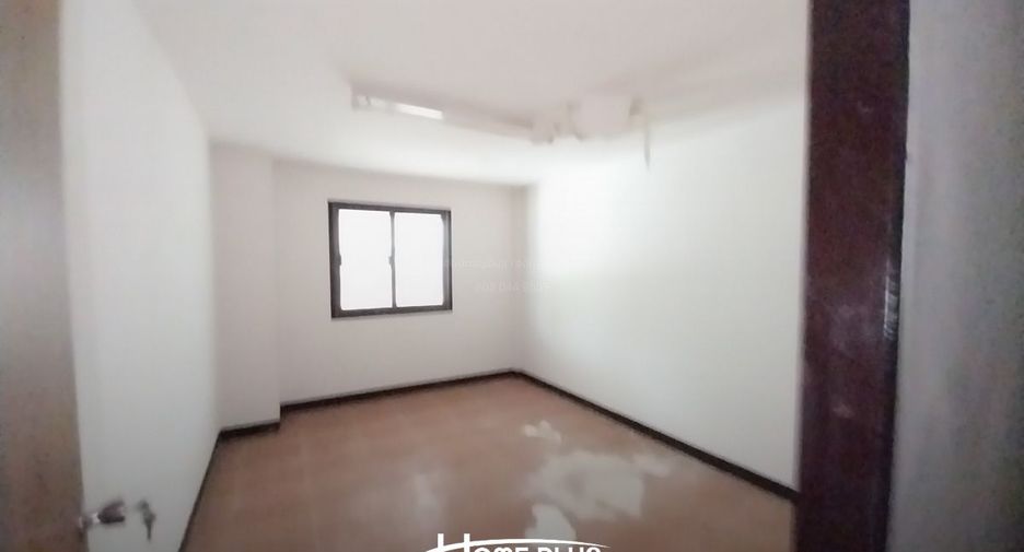 Haus zum Kauf mit 4 Zimmer in Nakhon Chai Si, Nakhon Pathom