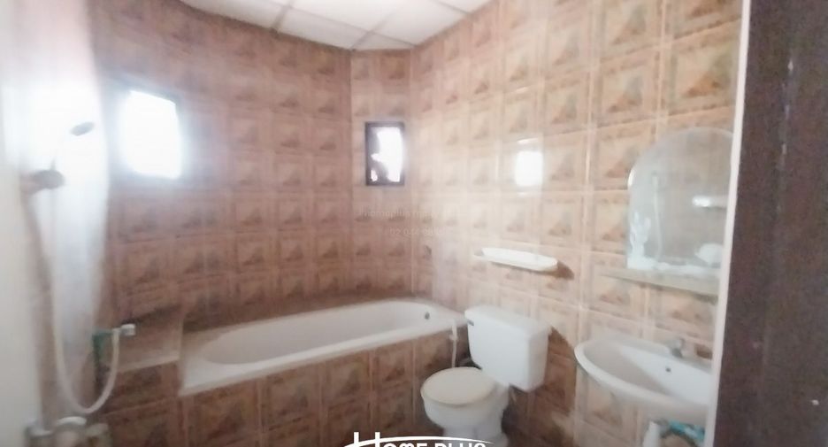 Haus zum Kauf mit 4 Zimmer in Nakhon Chai Si, Nakhon Pathom
