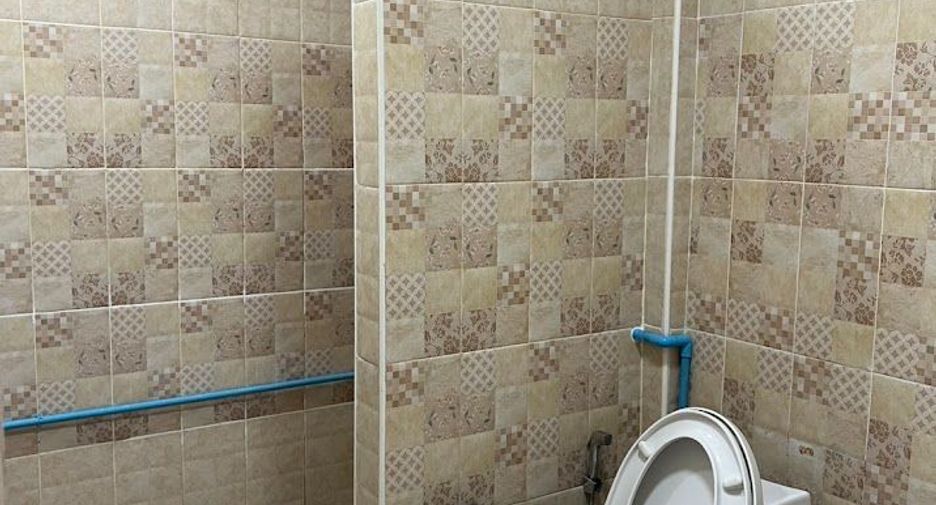 For rent 3 bedrooms townhouse in Khlong Toei, Bangkok