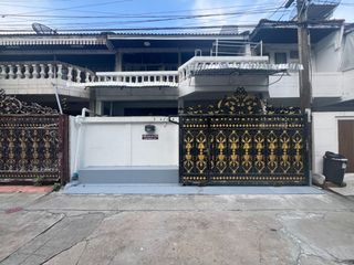 出租 3 卧室 联排别墅 在 Khlong Toei, 曼谷