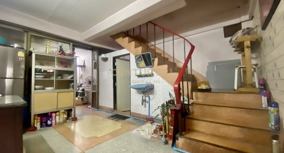 Local comercial en venta de 2 habitaciones en Bang Kho Laem, Bangkok