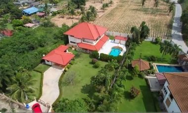 For sale 4 bedrooms villa in Sattahip, Chonburi