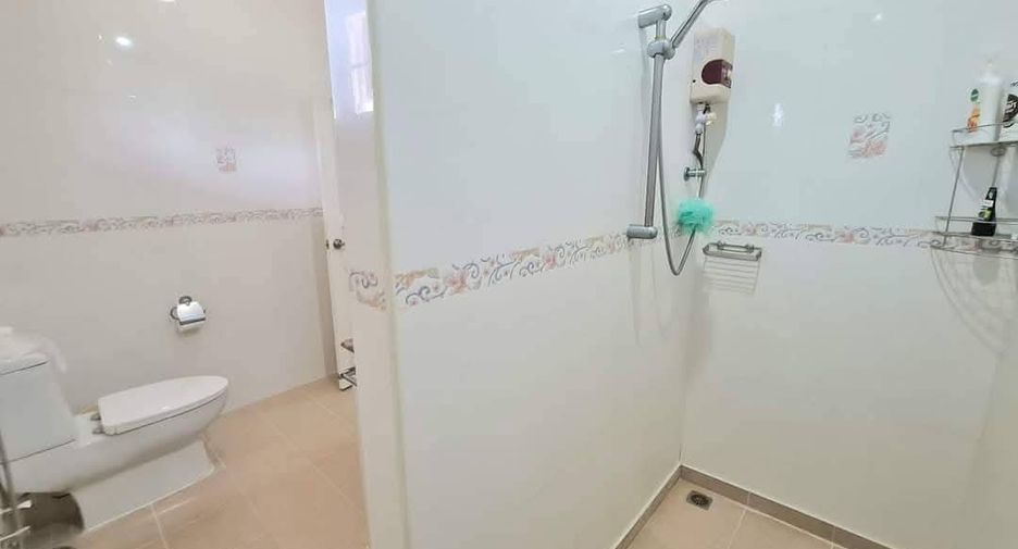 For sale 4 bedrooms villa in Sattahip, Chonburi
