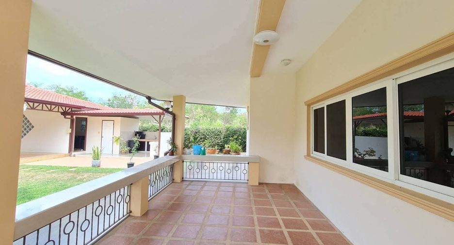 For sale 4 bedrooms villa in Sattahip, Chonburi