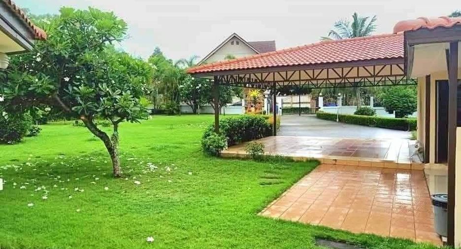For sale 4 bedrooms villa in Sattahip, Chonburi