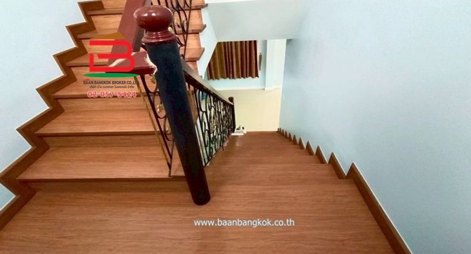 For sale 5 bedrooms house in Lam Luk Ka, Pathum Thani