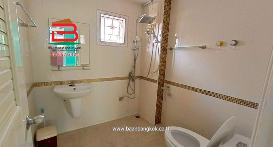 For sale 5 bedrooms house in Lam Luk Ka, Pathum Thani