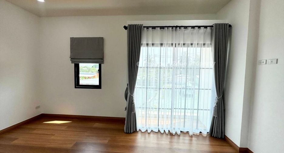 For sale 3 bedrooms house in Pluak Daeng, Rayong