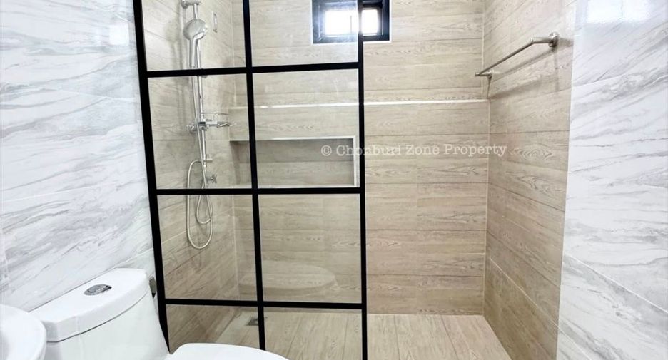 For sale 3 bedrooms house in Pluak Daeng, Rayong