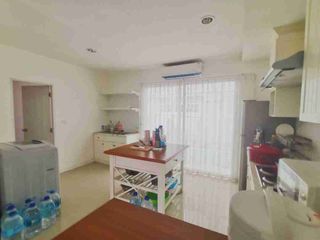 Casa adosada en venta de 3 habitaciones en Bang Lamung, Chonburi