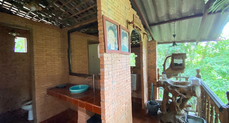 Gewerbefläche zum Kauf mit 6 Zimmer in Mueang Chiang Mai, Chiang Mai