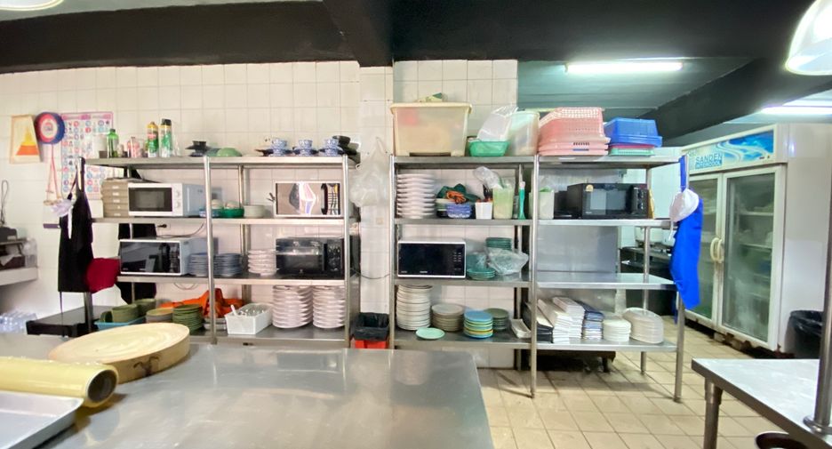 Gewerbefläche zum Kauf mit 6 Zimmer in Mueang Chiang Mai, Chiang Mai