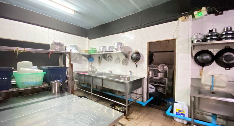 Gewerbefläche zum Kauf mit 6 Zimmer in Mueang Chiang Mai, Chiang Mai