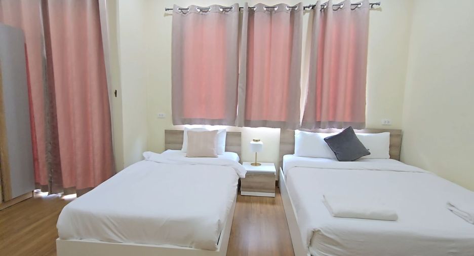 For sale 4 bedrooms townhouse in Mueang Chiang Mai, Chiang Mai