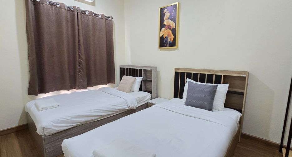 For sale 4 bedrooms townhouse in Mueang Chiang Mai, Chiang Mai