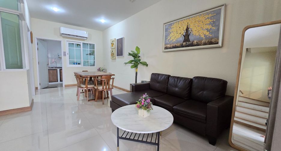 For sale 4 bedrooms townhouse in Mueang Chiang Mai, Chiang Mai