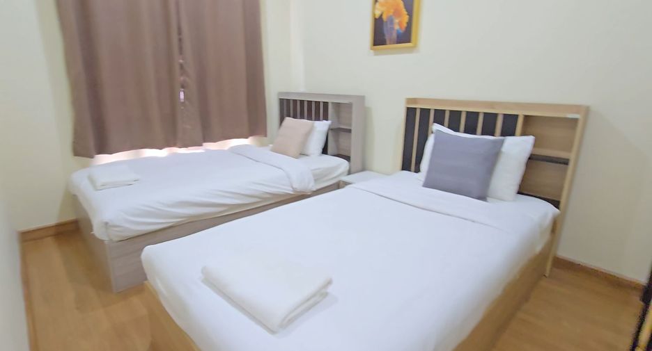 For sale 4 bedrooms townhouse in Mueang Chiang Mai, Chiang Mai